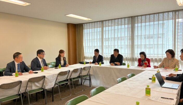 自民党外国人政策本部の所属議員に対し、安心安全な民泊運営に関する提言と意見交換を行いました